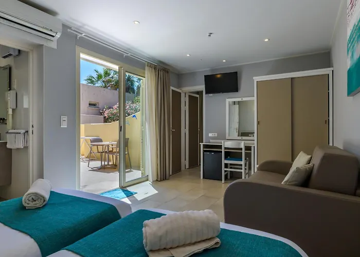 & Restaurant San Pellegrino ホテル Folelli