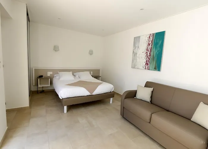 & Restaurant San Pellegrino Folelli