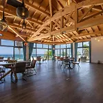 & Restaurant San Pellegrino ホテル Folelli