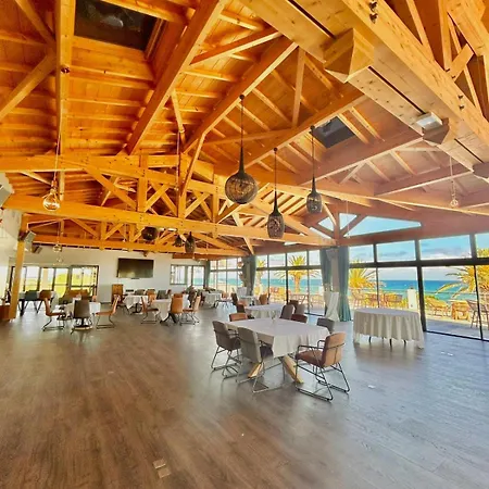 & Restaurant San Pellegrino Hotell Folelli