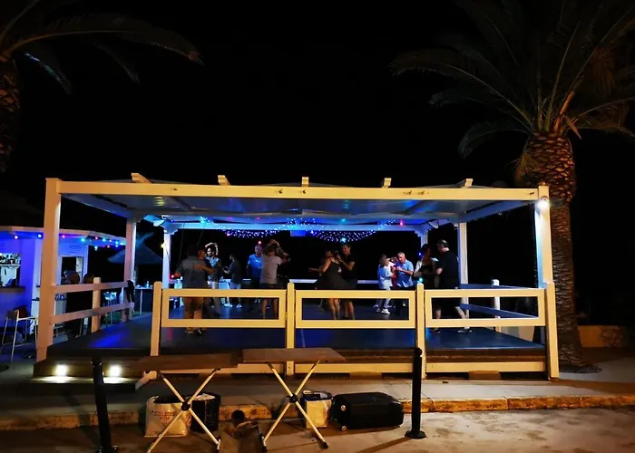 & Restaurant San Pellegrino Отель Folelli